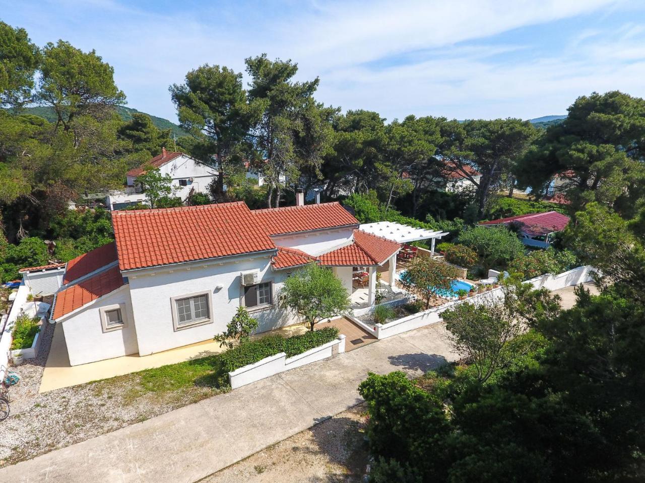 Spacious Holiday Home In Molat With Pool Brgulje Dış mekan fotoğraf